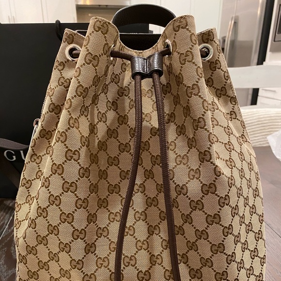 💓Sold💓Gucci Draw String bucket backpack (Unisex) - Picture 2 of 10